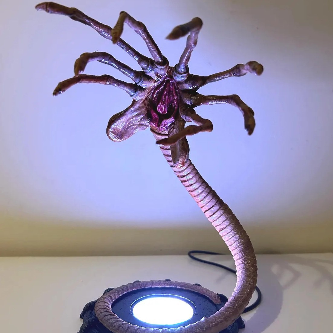 Ночник-фонарь Alien Facehugger – обзор и цена Lighting Decor Ideas