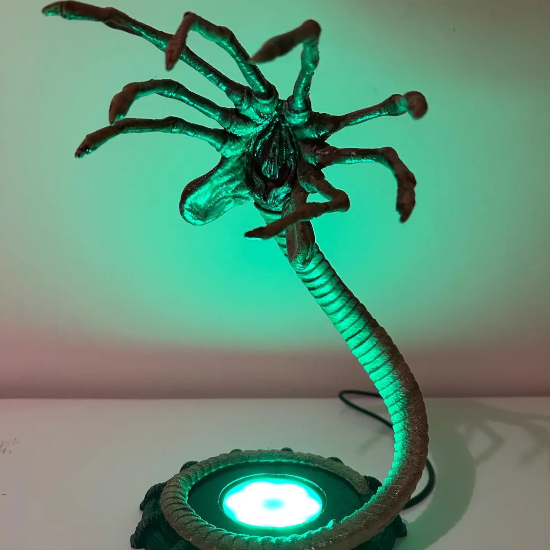 Ночник-фонарь Alien Facehugger – обзор и цена Lighting Decor Ideas