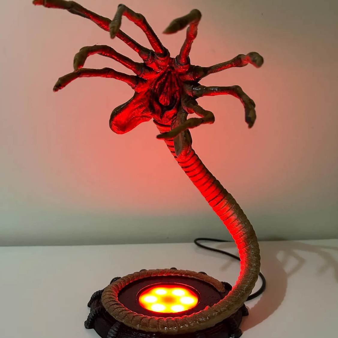 Ночник-фонарь Alien Facehugger – обзор и цена Lighting Decor Ideas