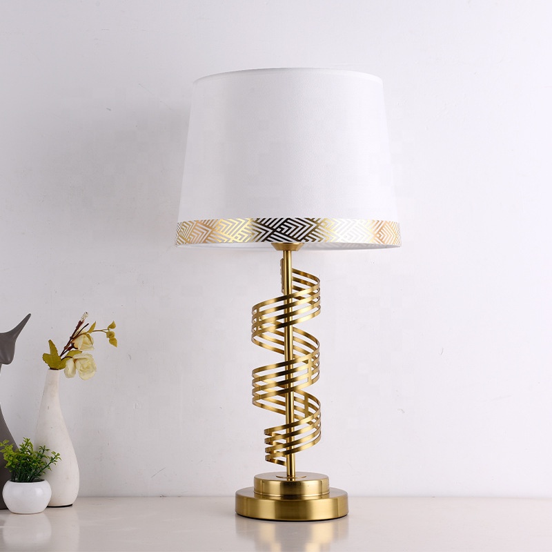 Настольная лампа в европейском – обзор и цена Geometric Lamp Shade